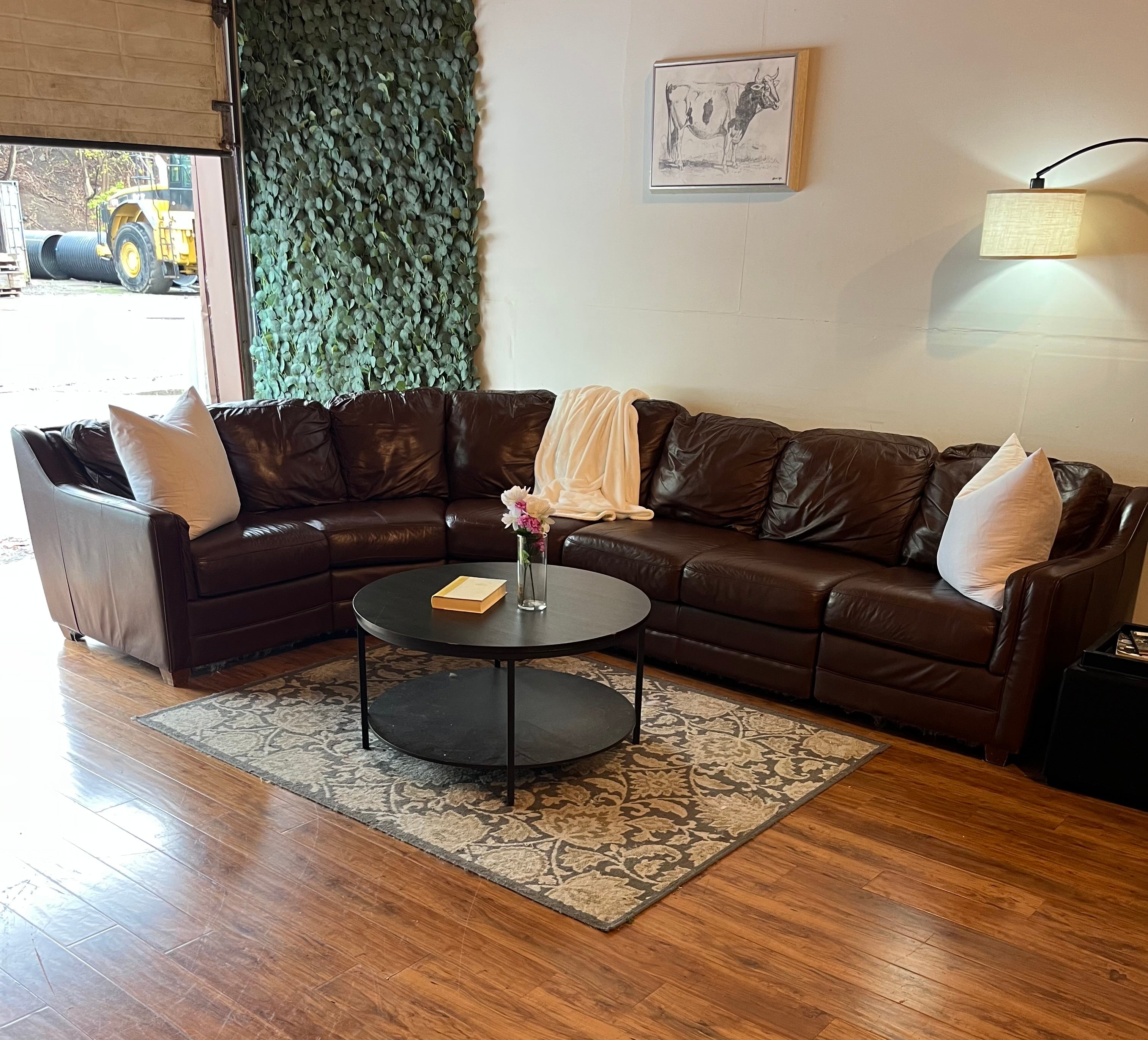 Jordan’s Furniture Leather Sectional in Espresso