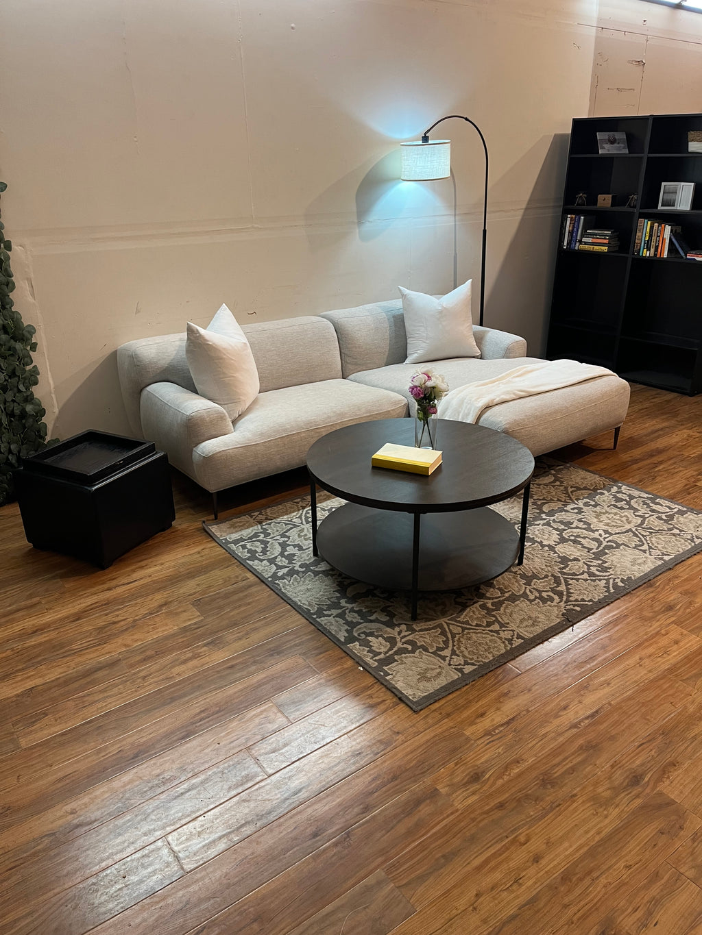 Article Abisko Sectional in Welsh Gray