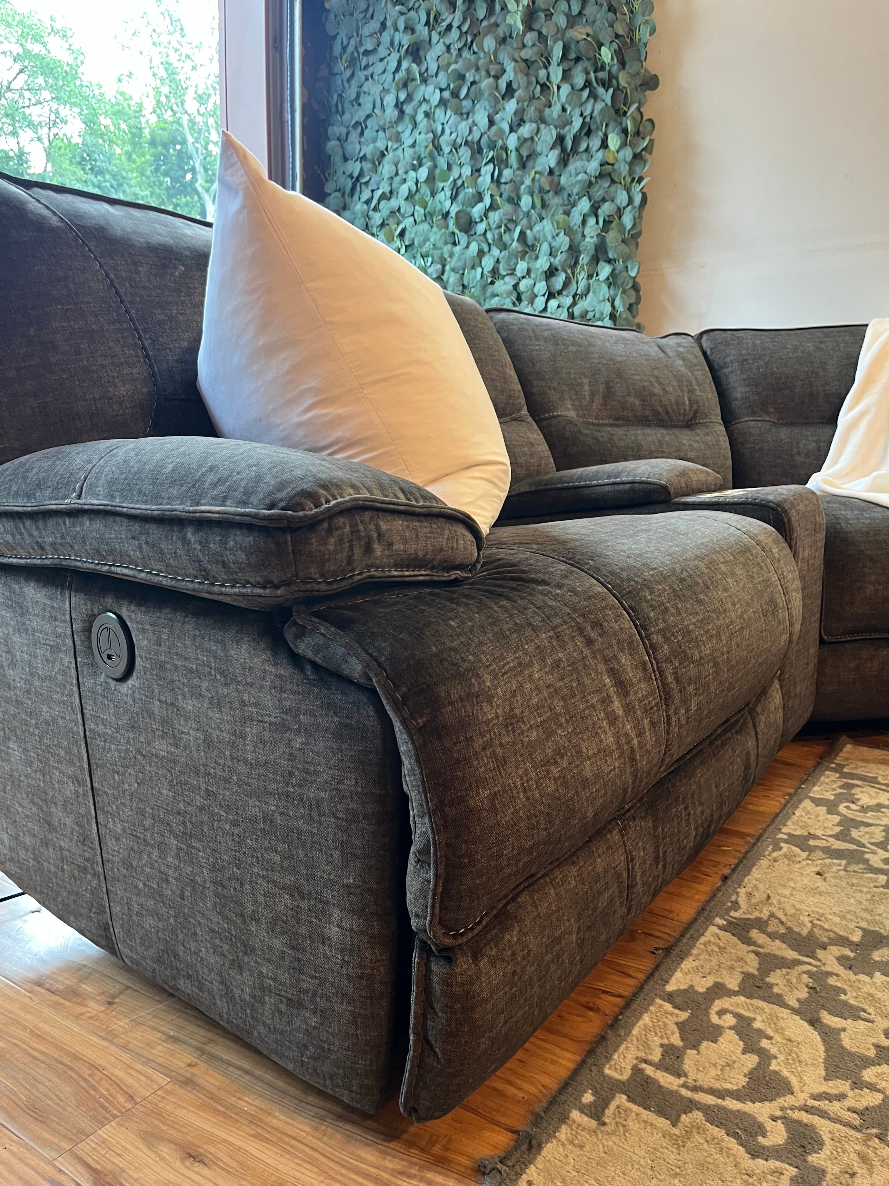 Jordan’s Furniture Reclining Sectional in Charcoal Gray