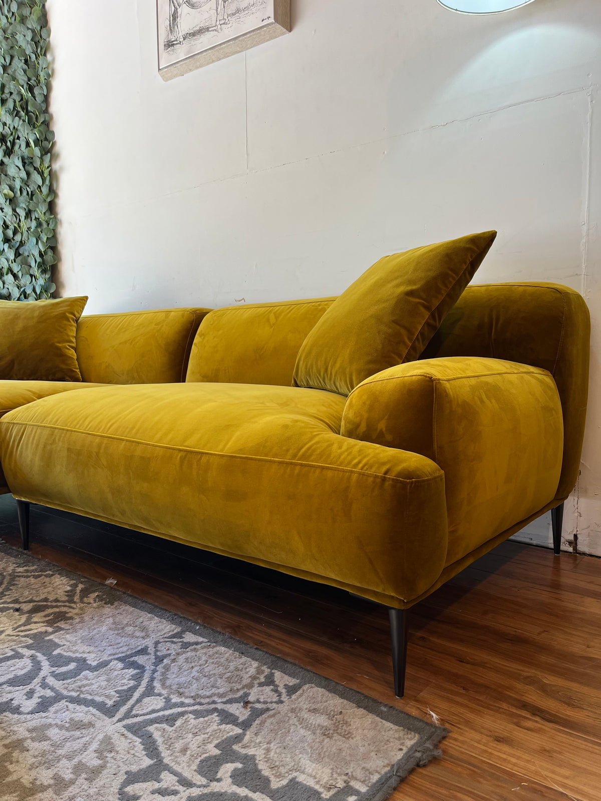 Article Abisko Velvet Sectional - Yarrow Gold