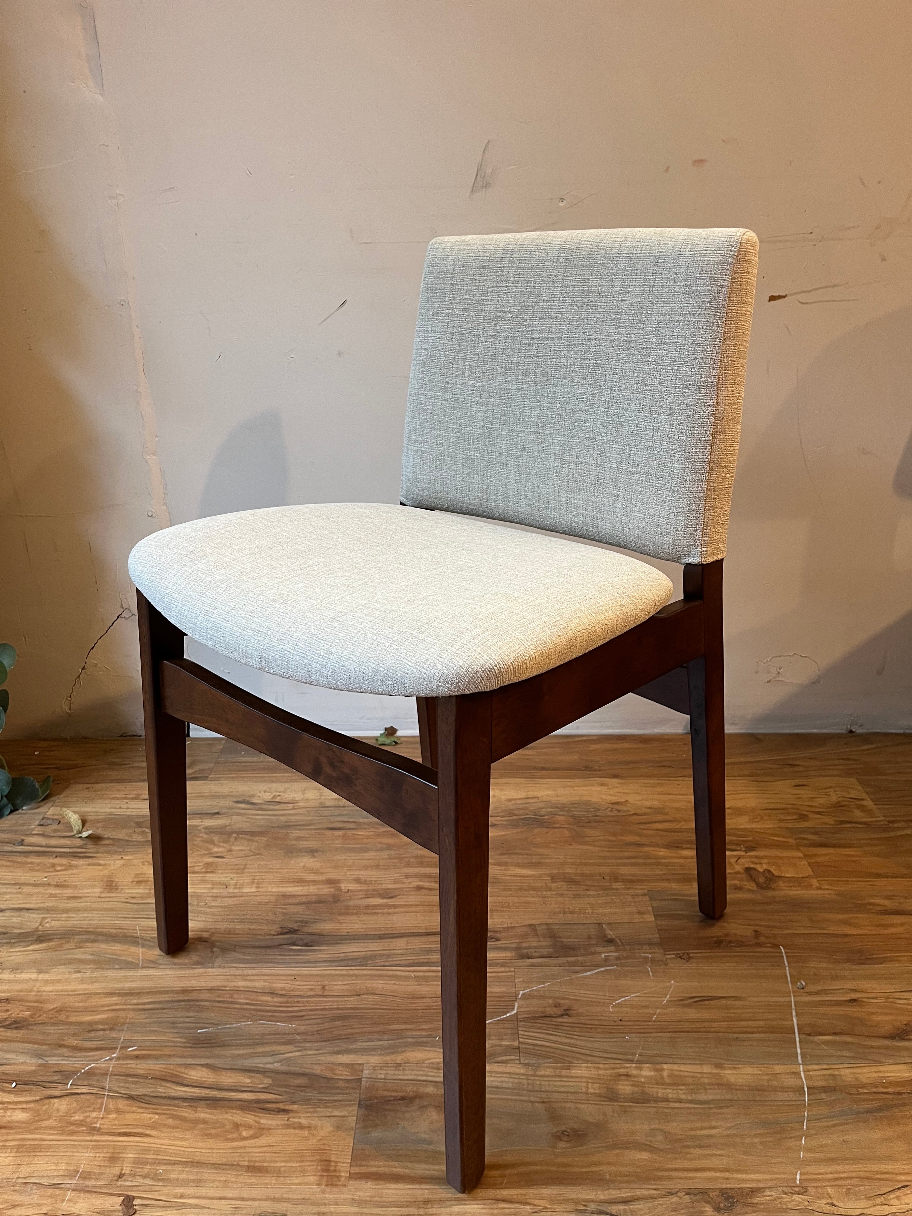 Article Nosh Dining Set