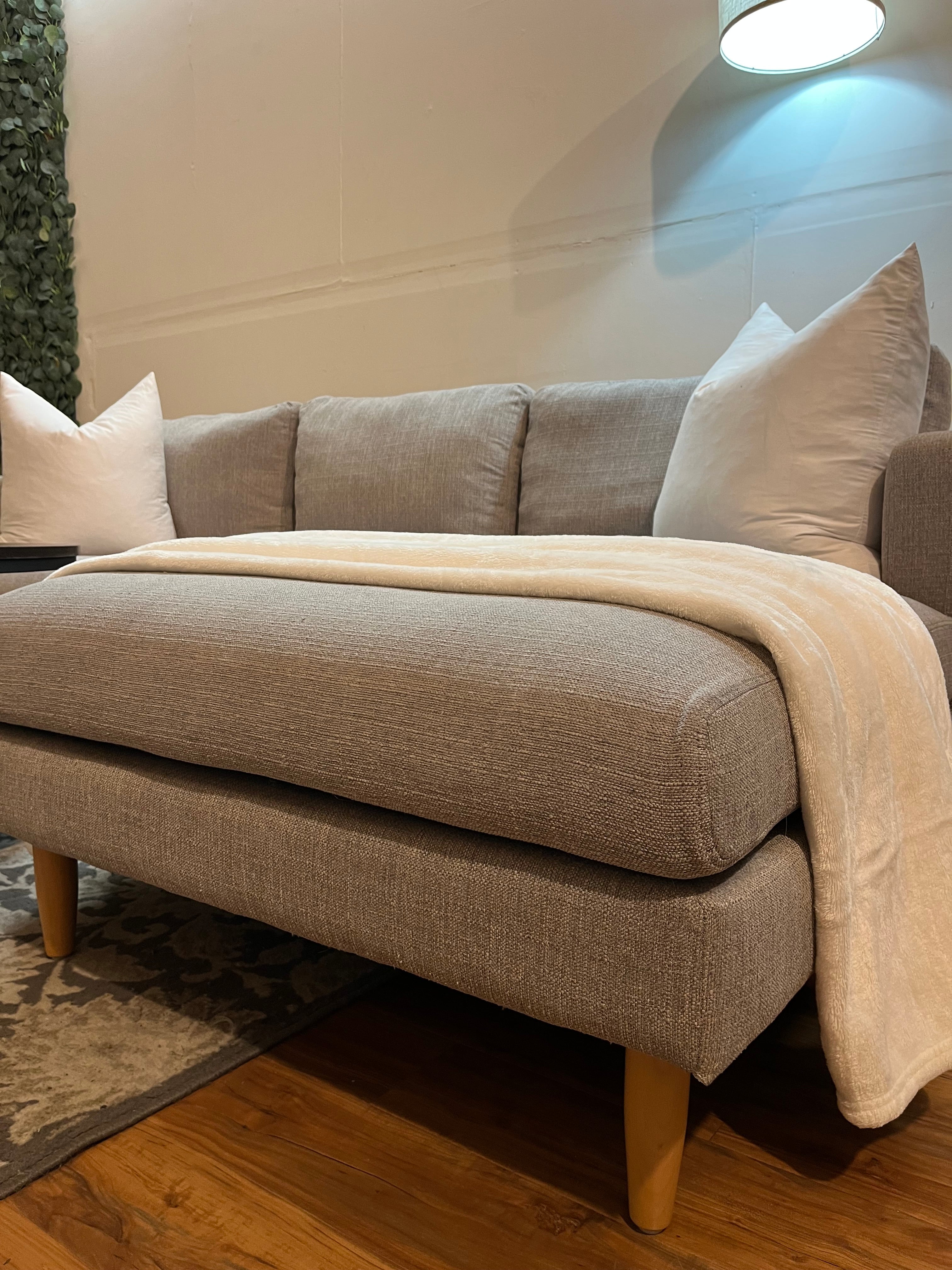 Castlery Tana Chaise Sectional in Pearl Gray