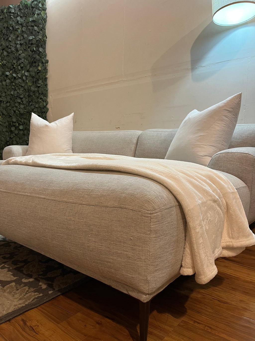 Article Abisko Sectional in Welsh Gray