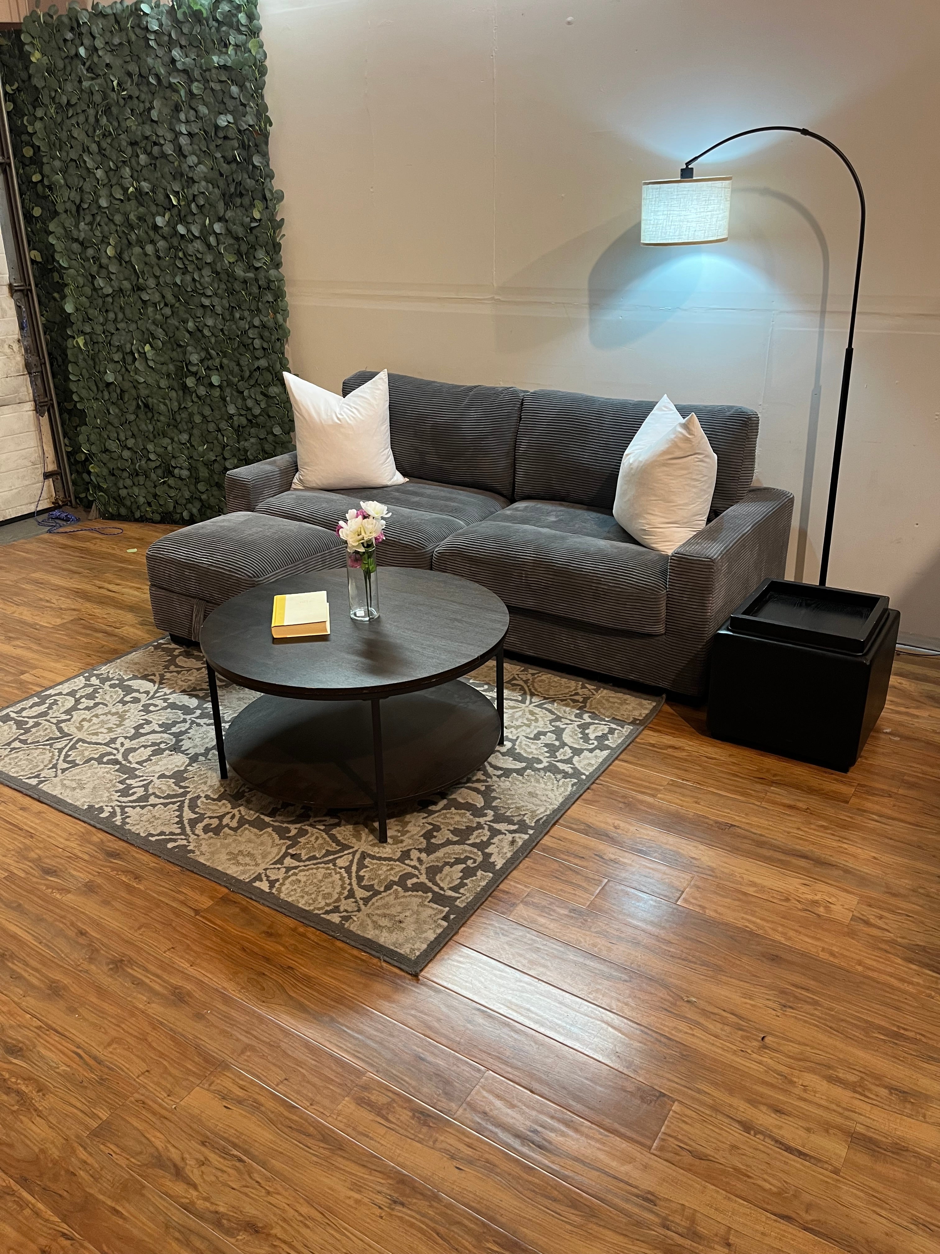 Bob’s Aspen Chofa in Charcoal Gray