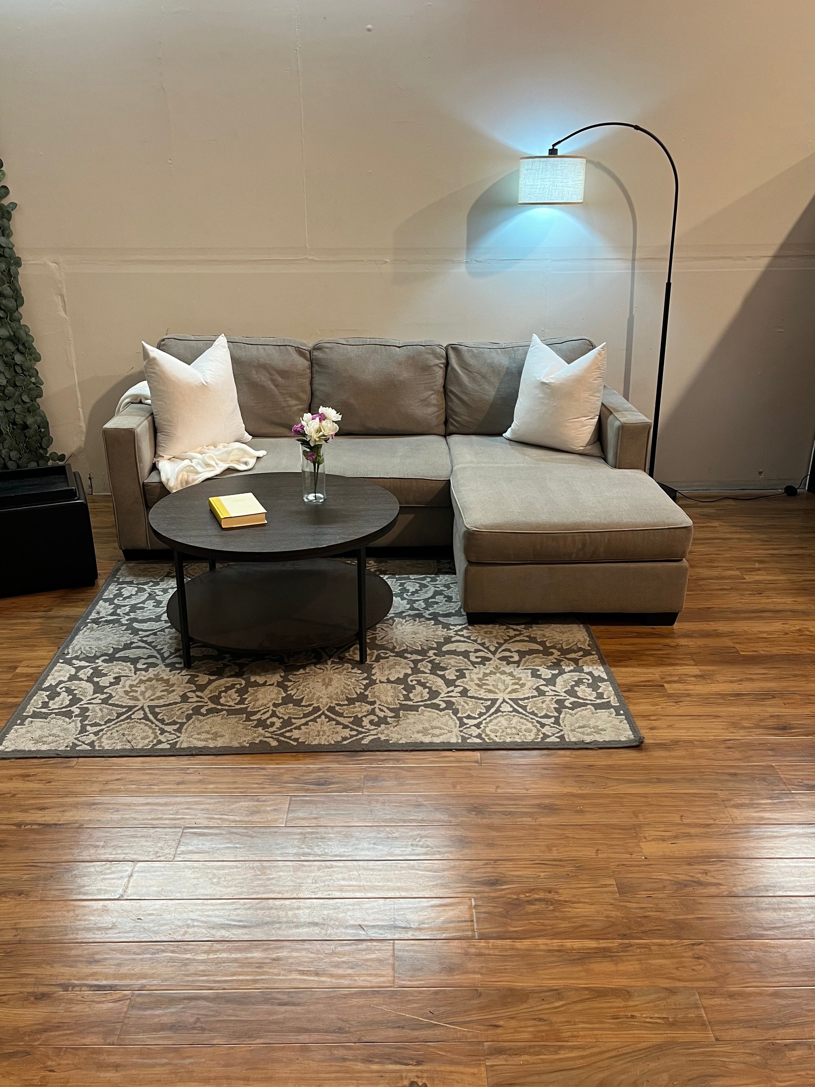 Jordan’s Furniture Sectional with Reversible Chaise in Steel Gray