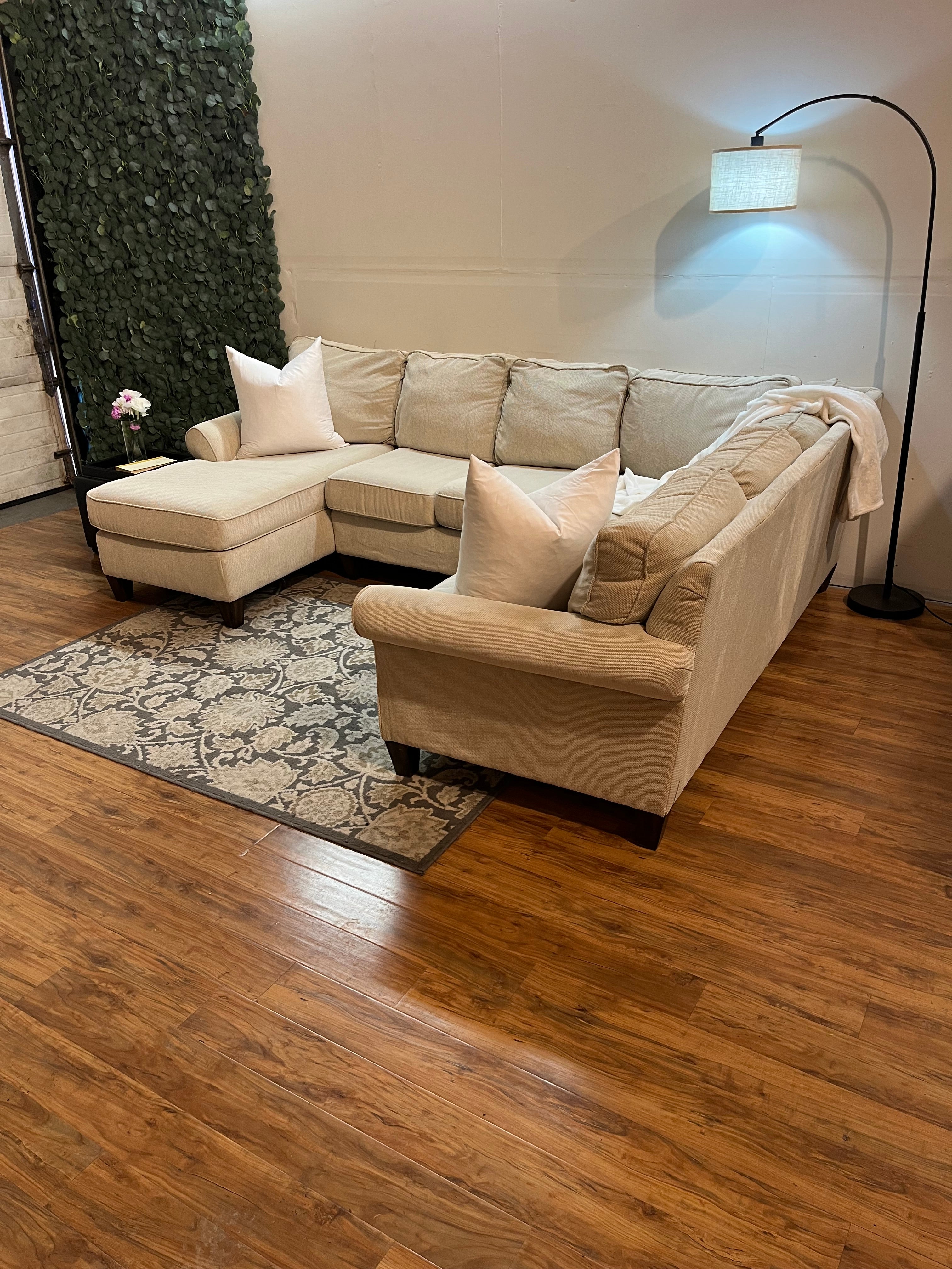 Flexsteel Sectional in Beige