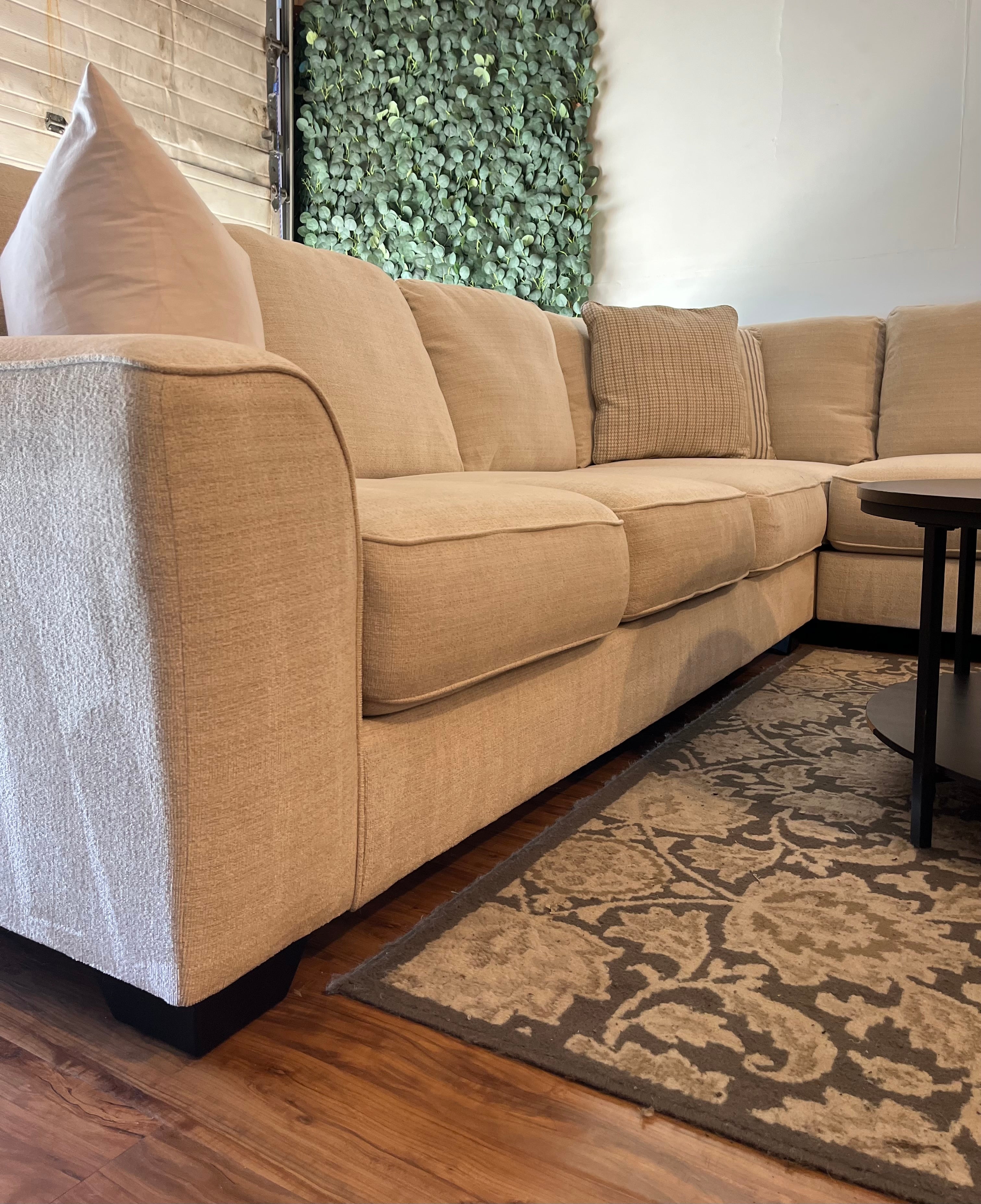 Ashley Furniture Lerenza Sectional in Birch White