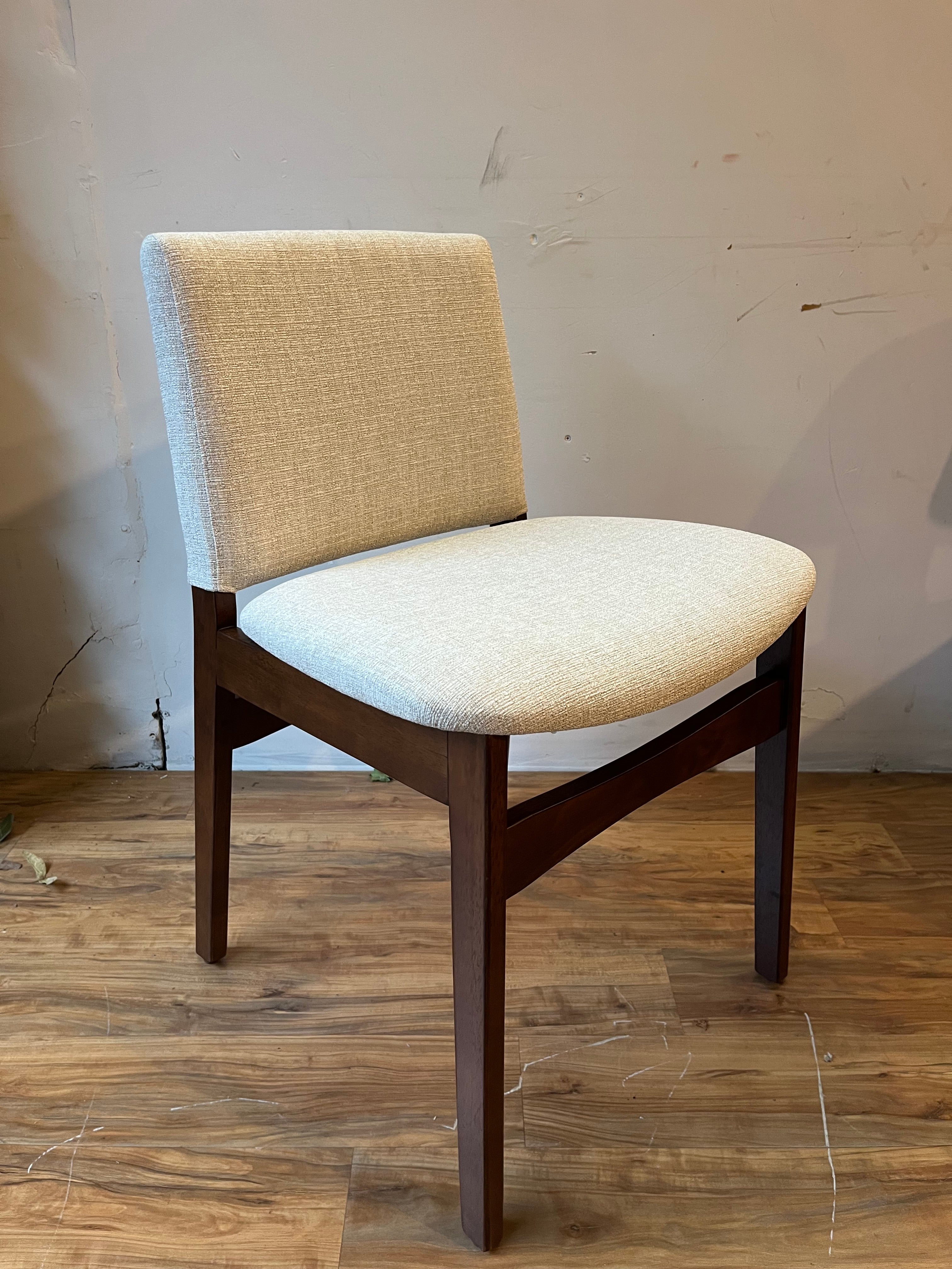 Article Nosh Dining Set