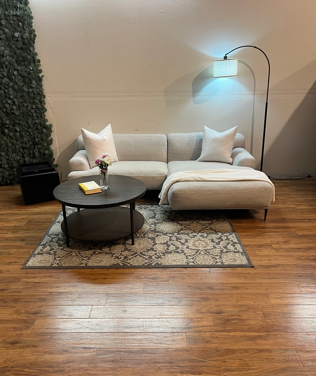 Article Abisko Sectional in Welsh Gray