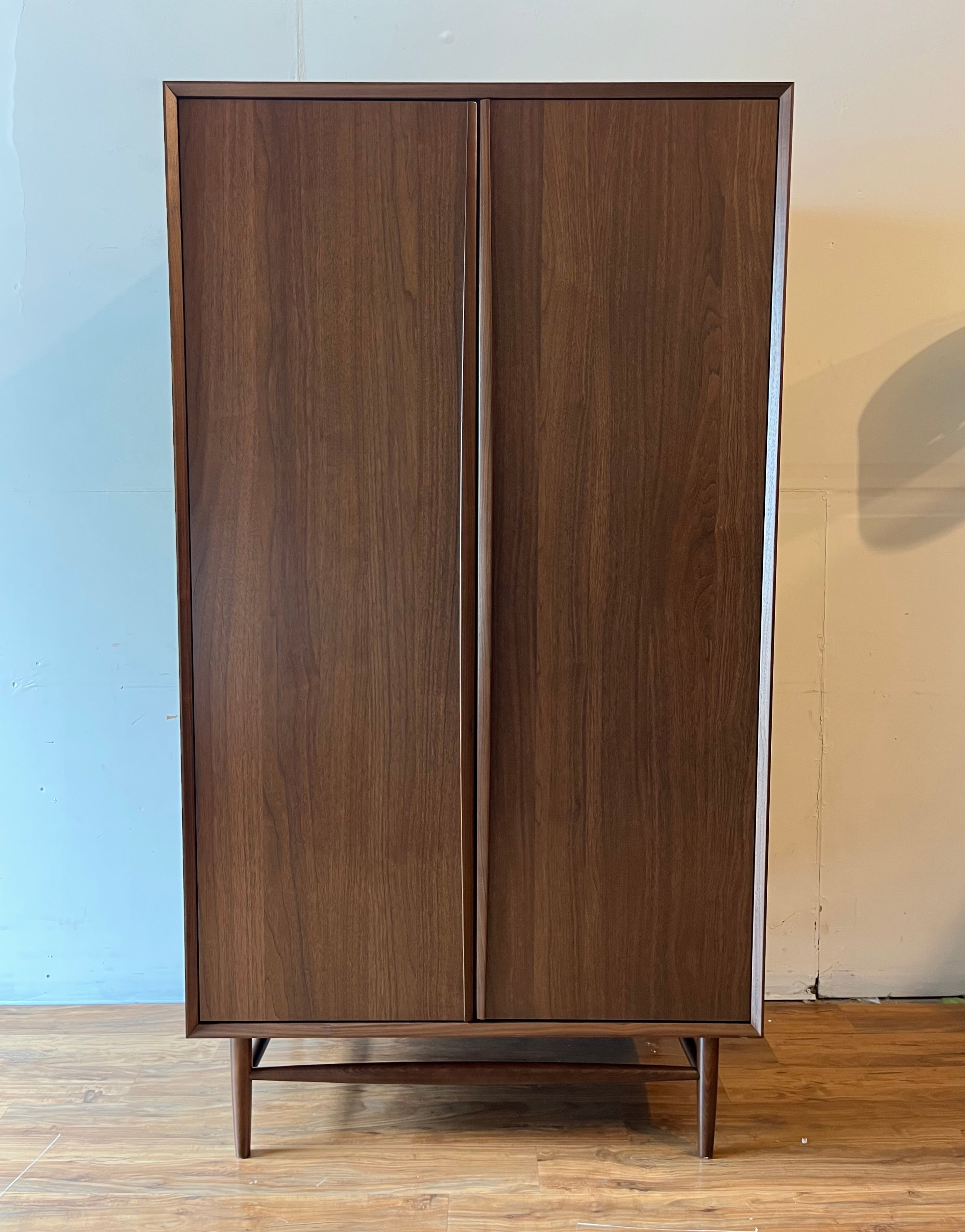 Article Lenia Armoire - Walnut