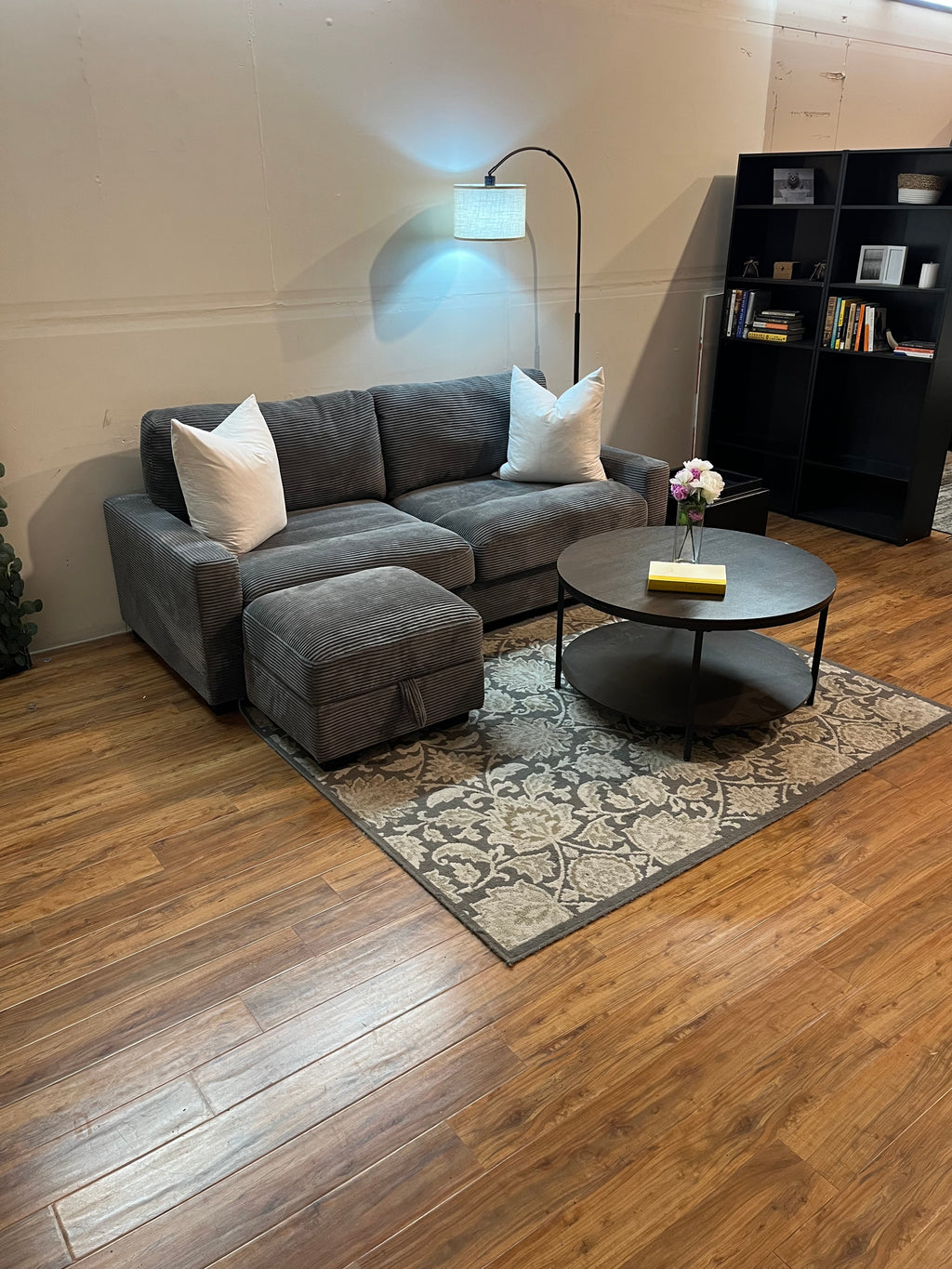 Bob’s Aspen Chofa in Charcoal Gray