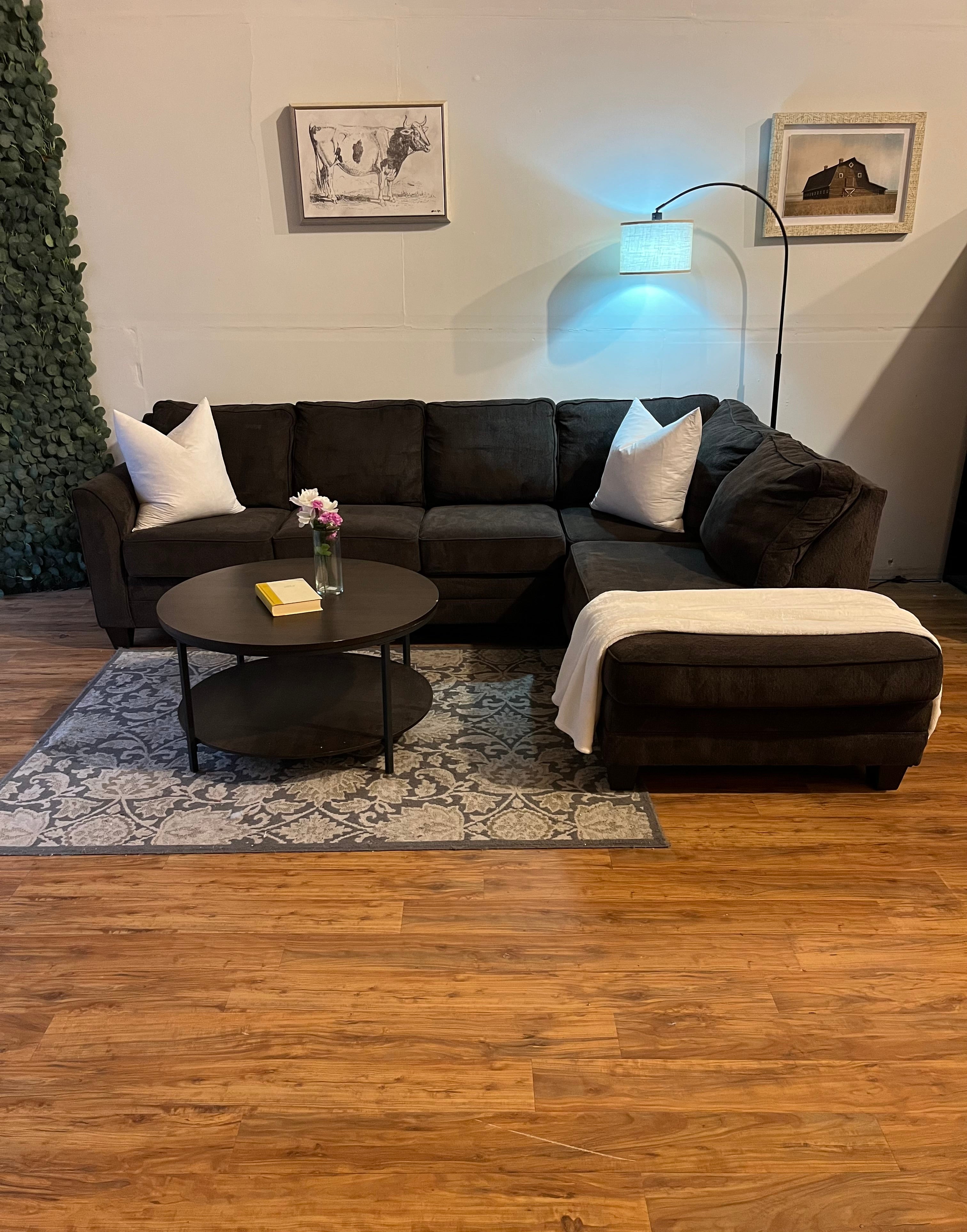 Broyhill Sectional in Charcoal Gray