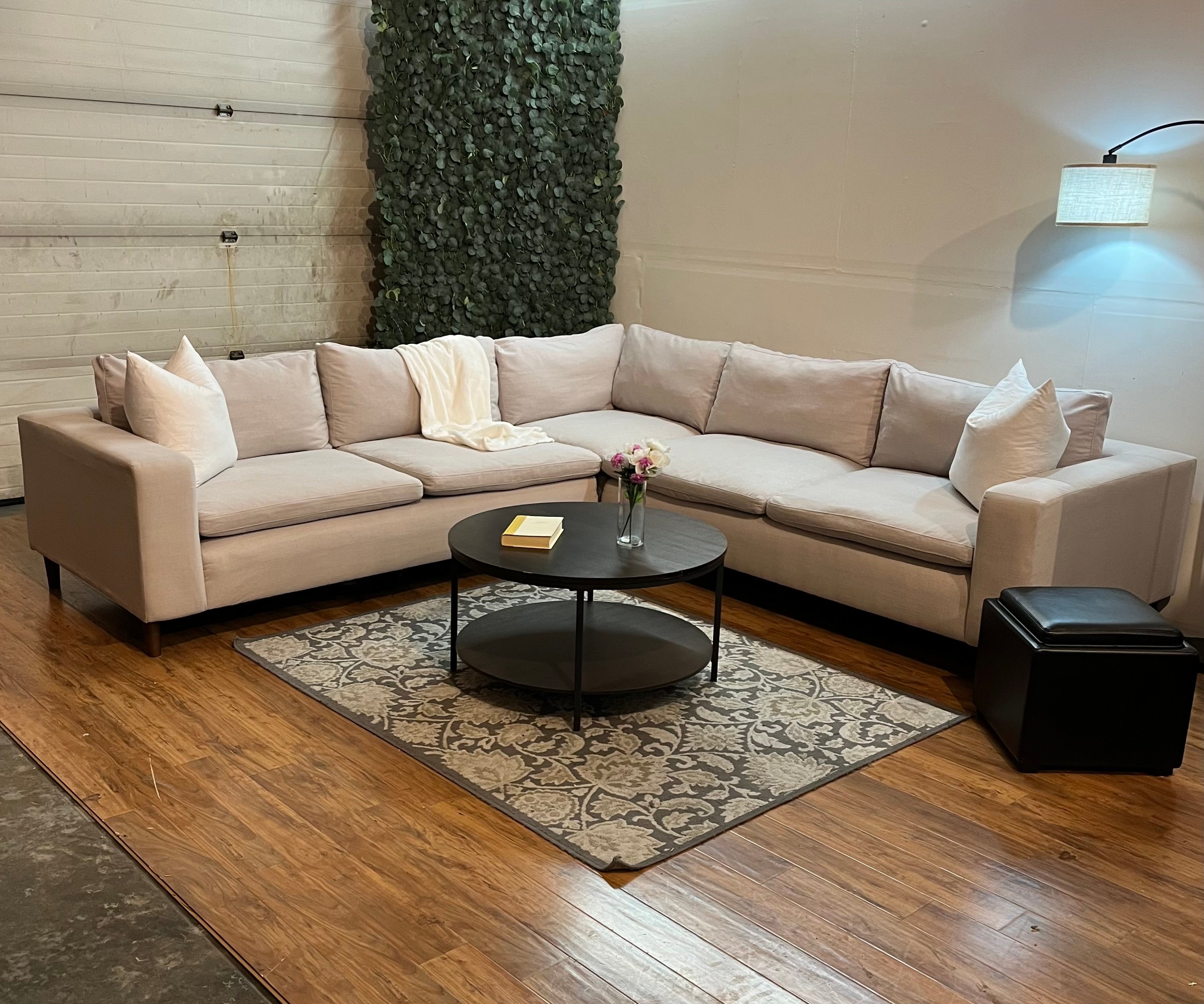 Jordan’s Furniture Sectional in Off-White Linen