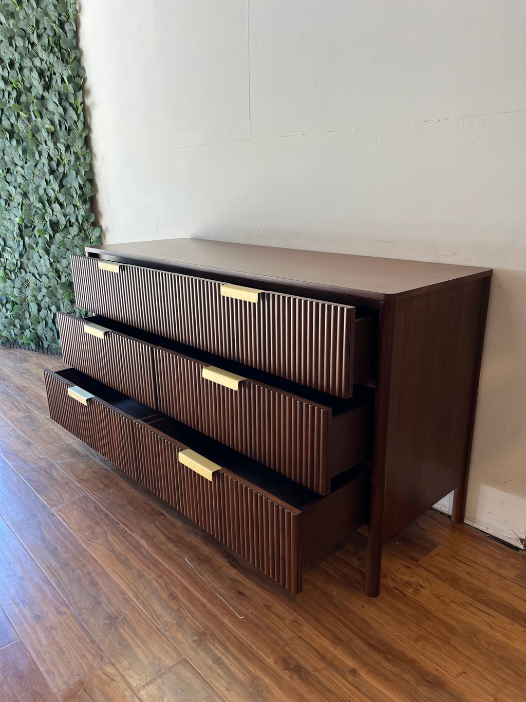 Article Liv Dresser - Walnut