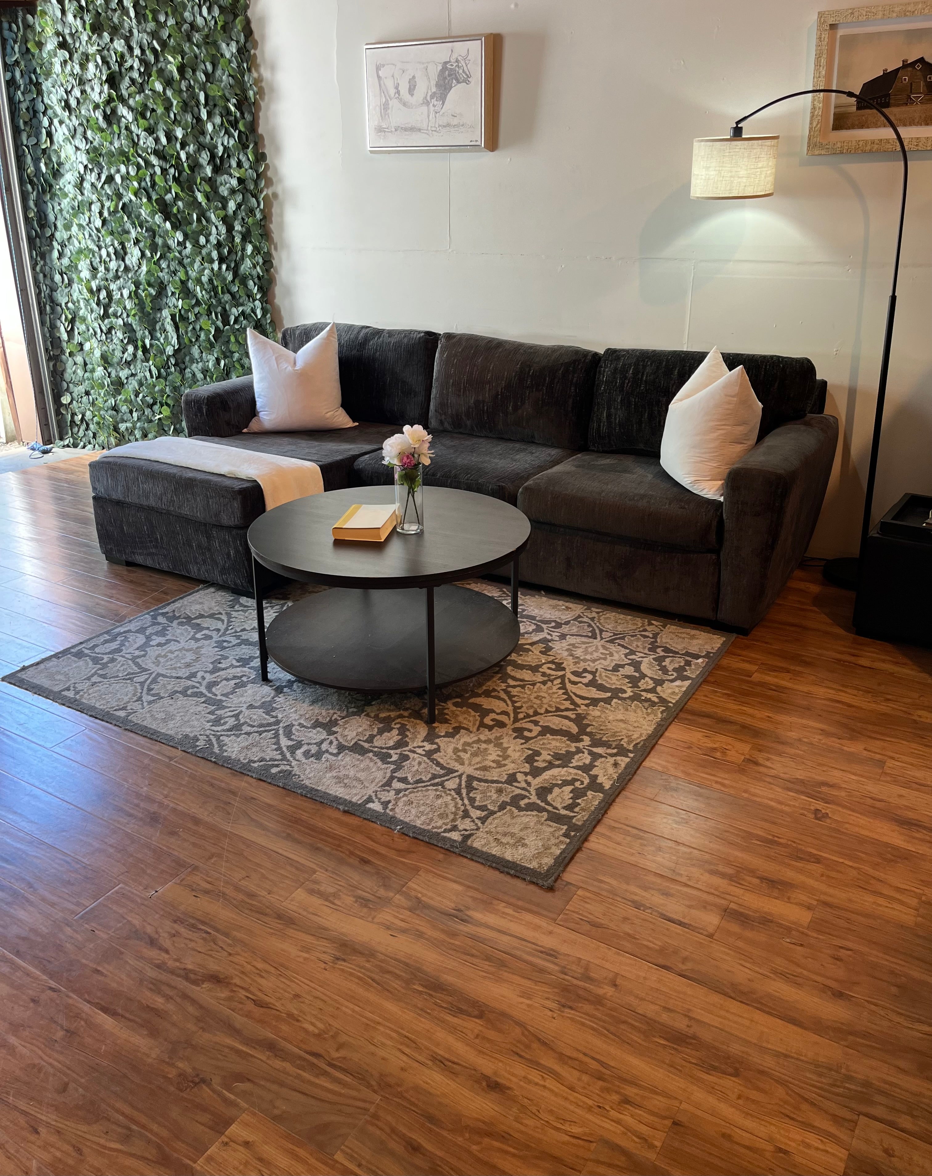 Johnathan Louis Sectional in Volcanic Black