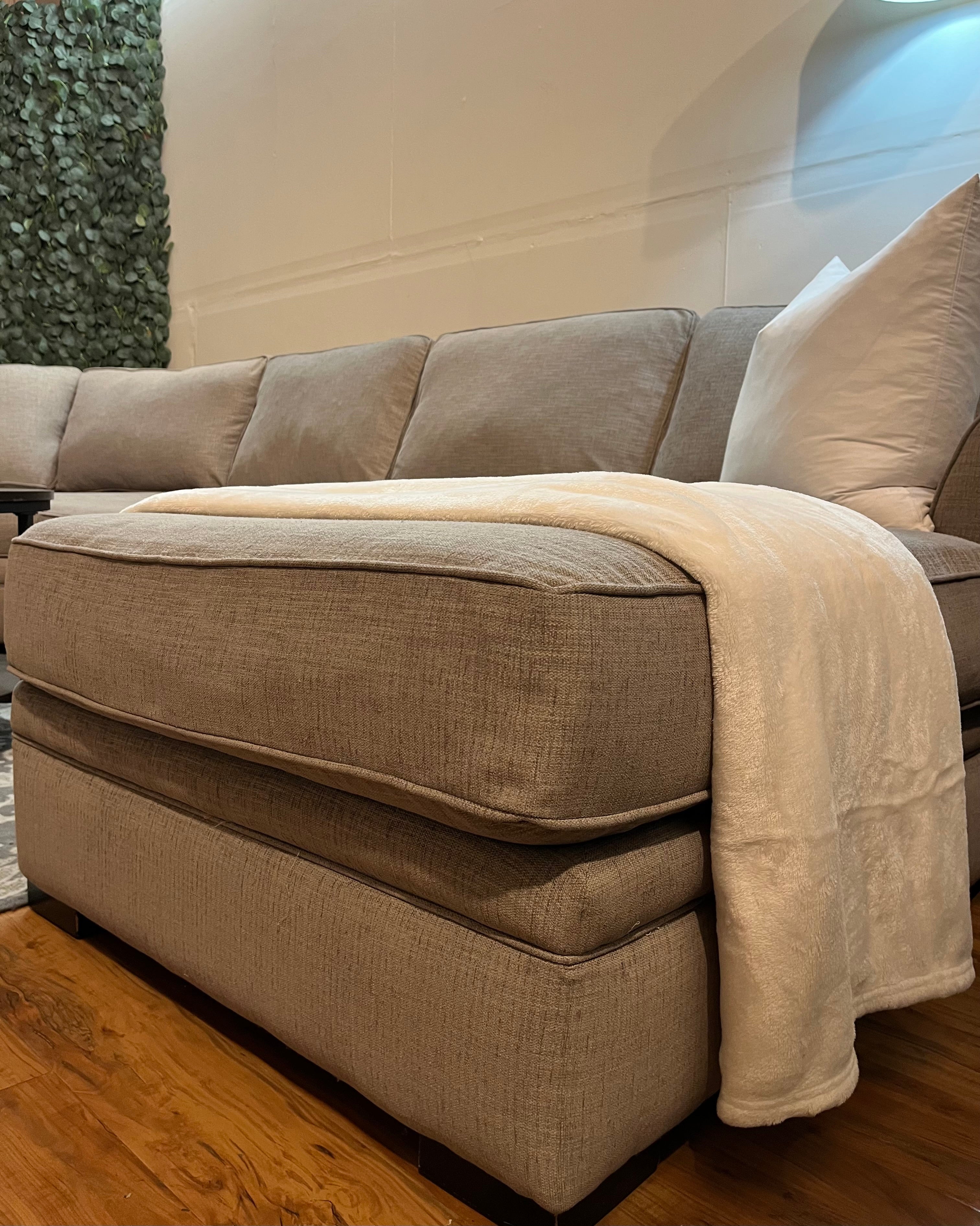 Jordan’s Furniture Sectional in Steel Gray