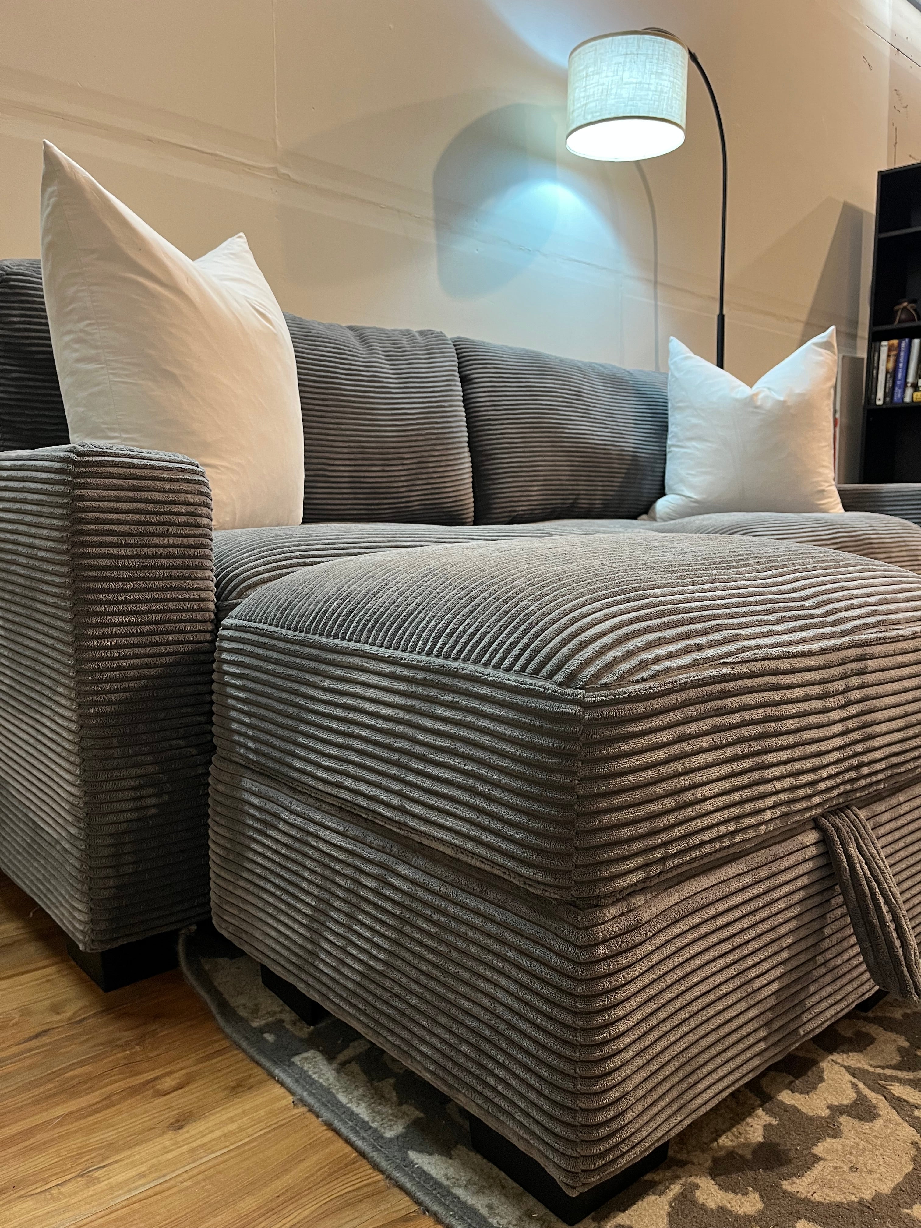 Bob’s Aspen Chofa in Charcoal Gray