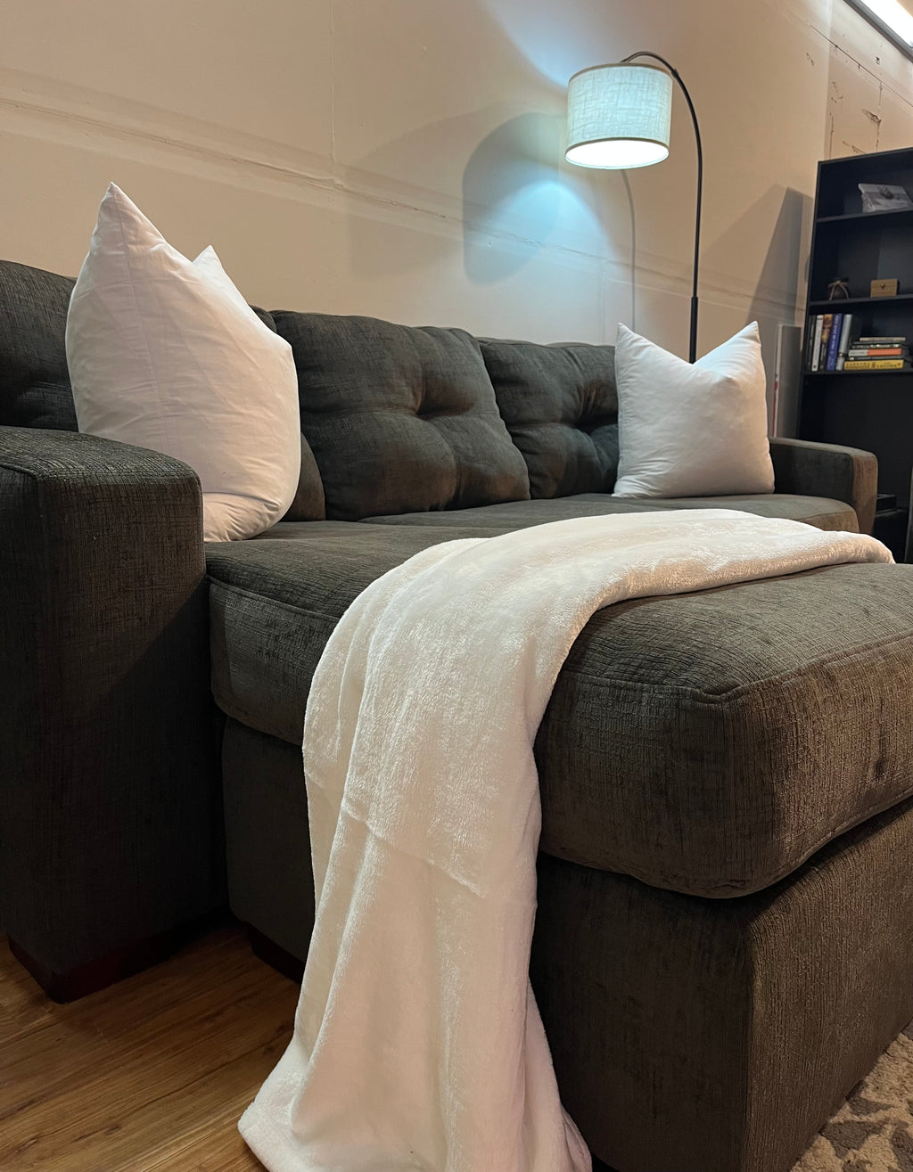 Jordan’s Furniture Sectional and Loveseat Set in Charcoal Gray