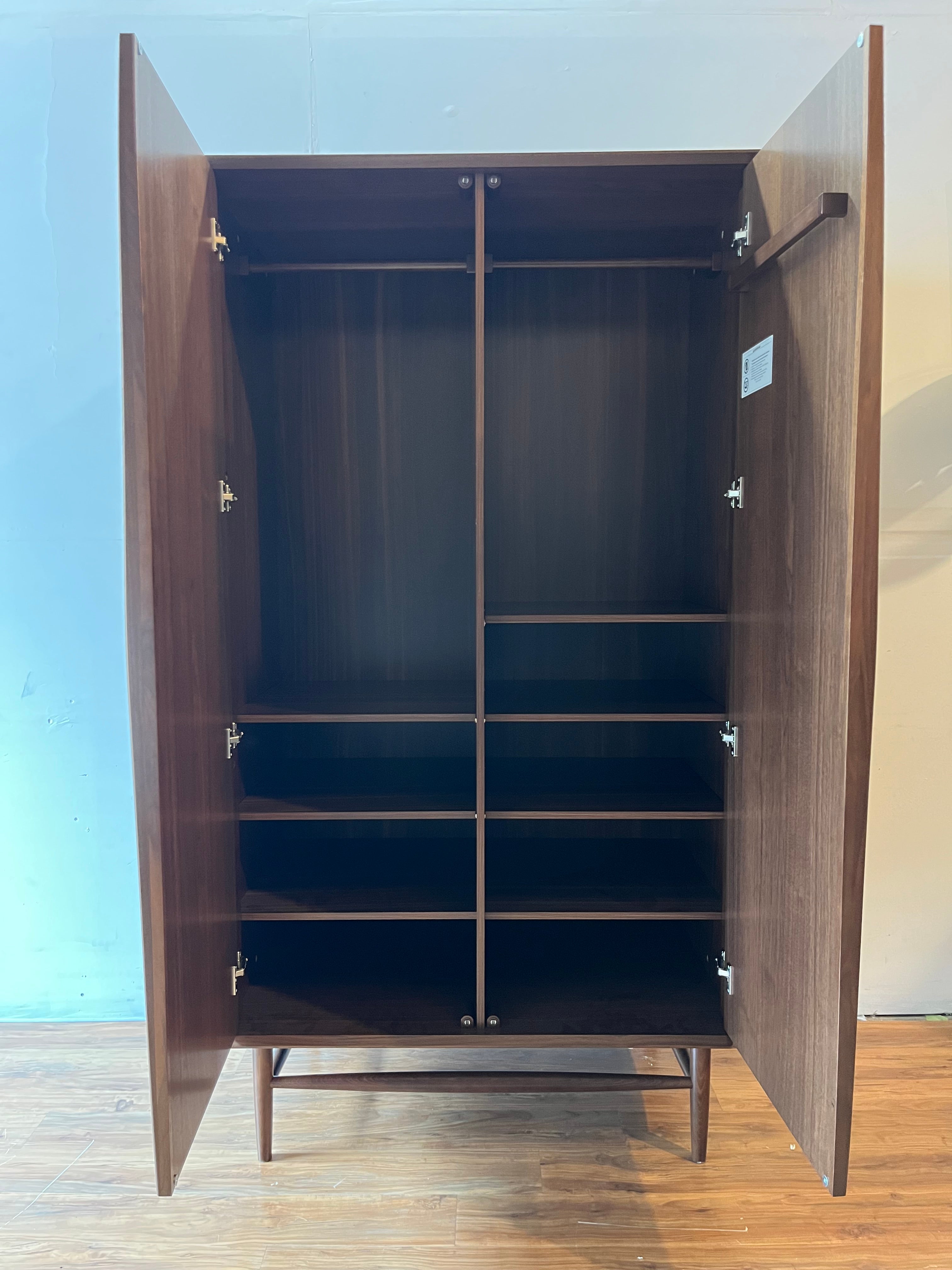 Article Lenia Armoire - Walnut
