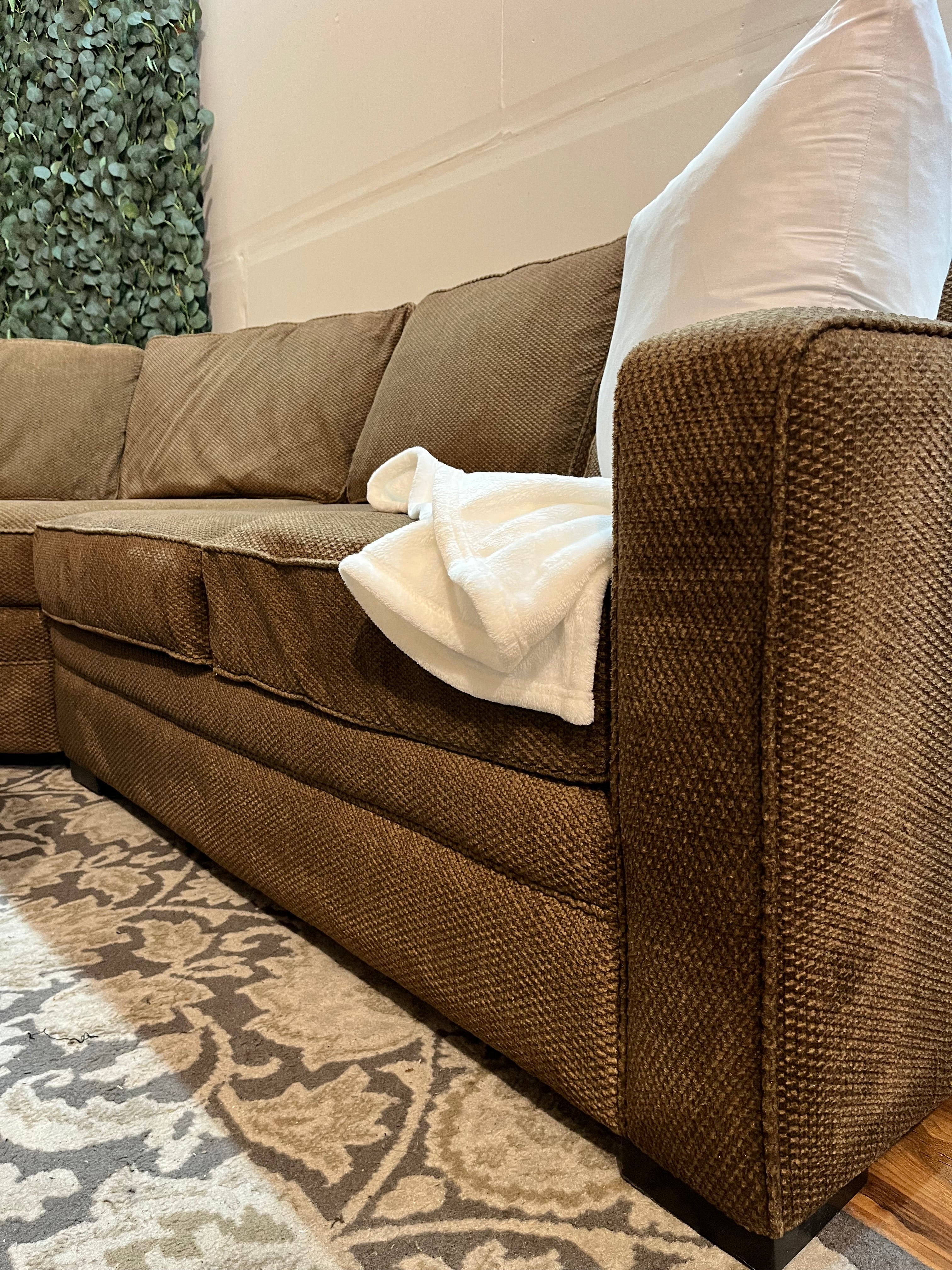 Jordan’s Furniture Sectional in Olive Brown