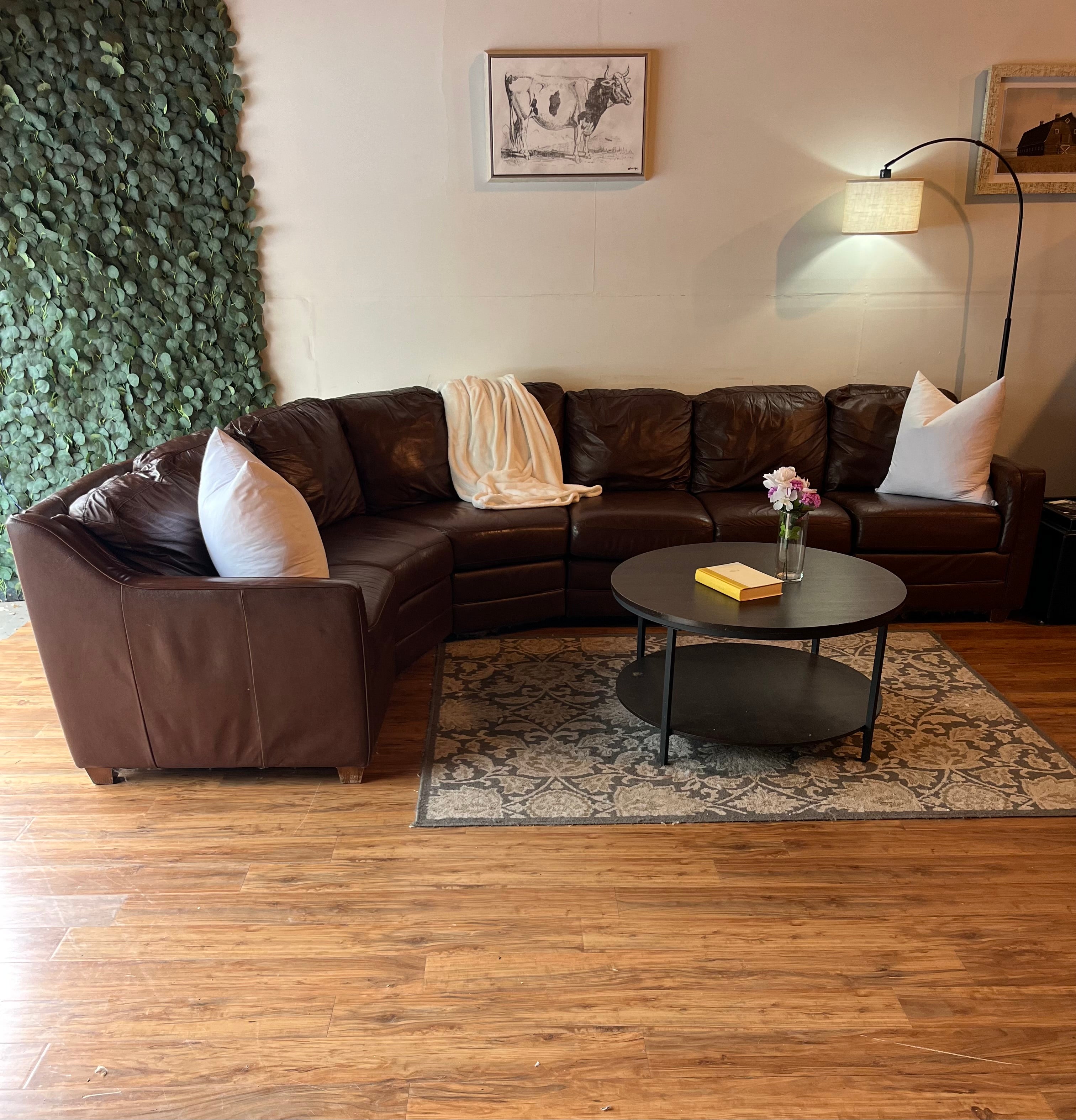 Jordan’s Furniture Leather Sectional in Espresso