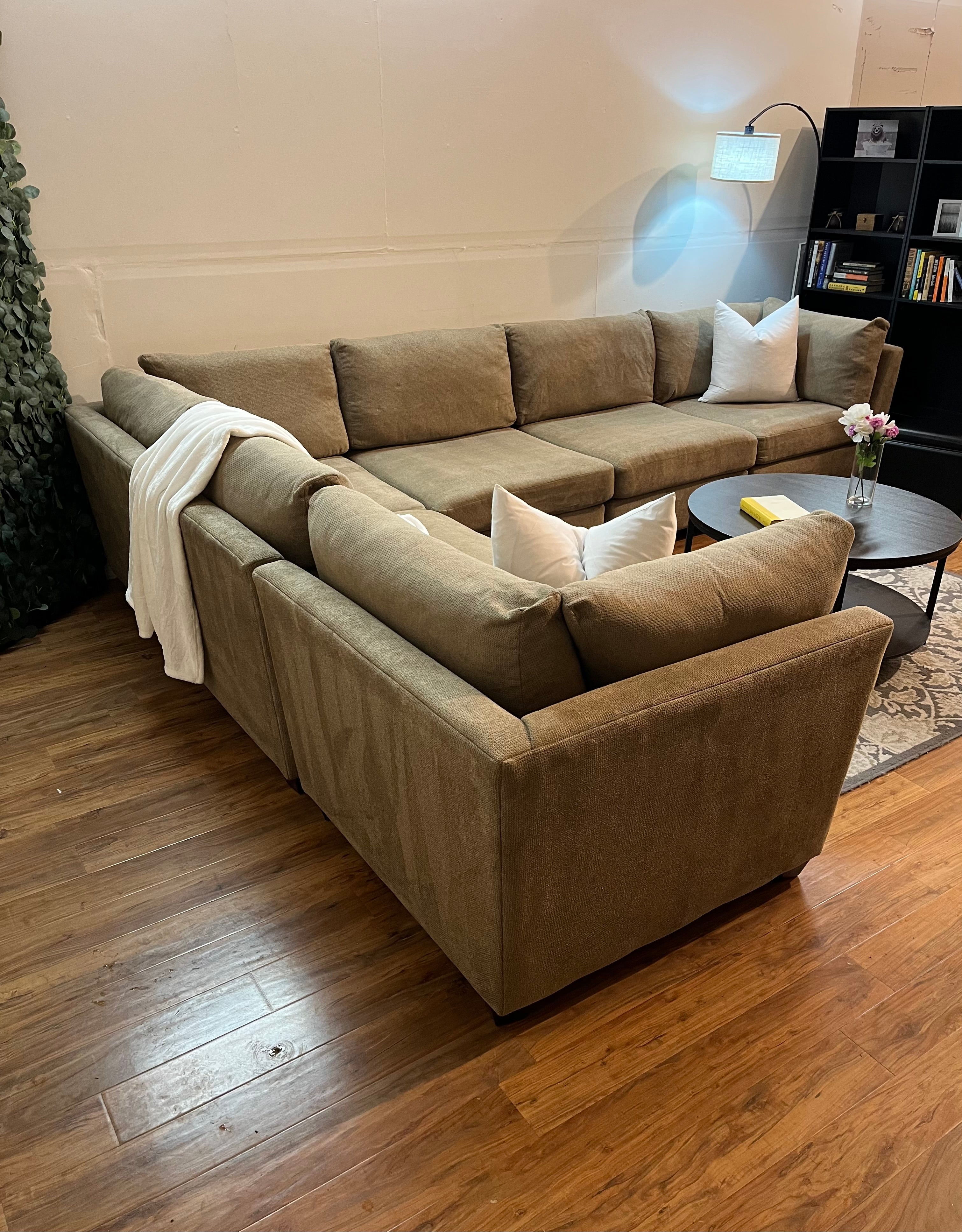 Bauhaus Modular Sectional in Taupe