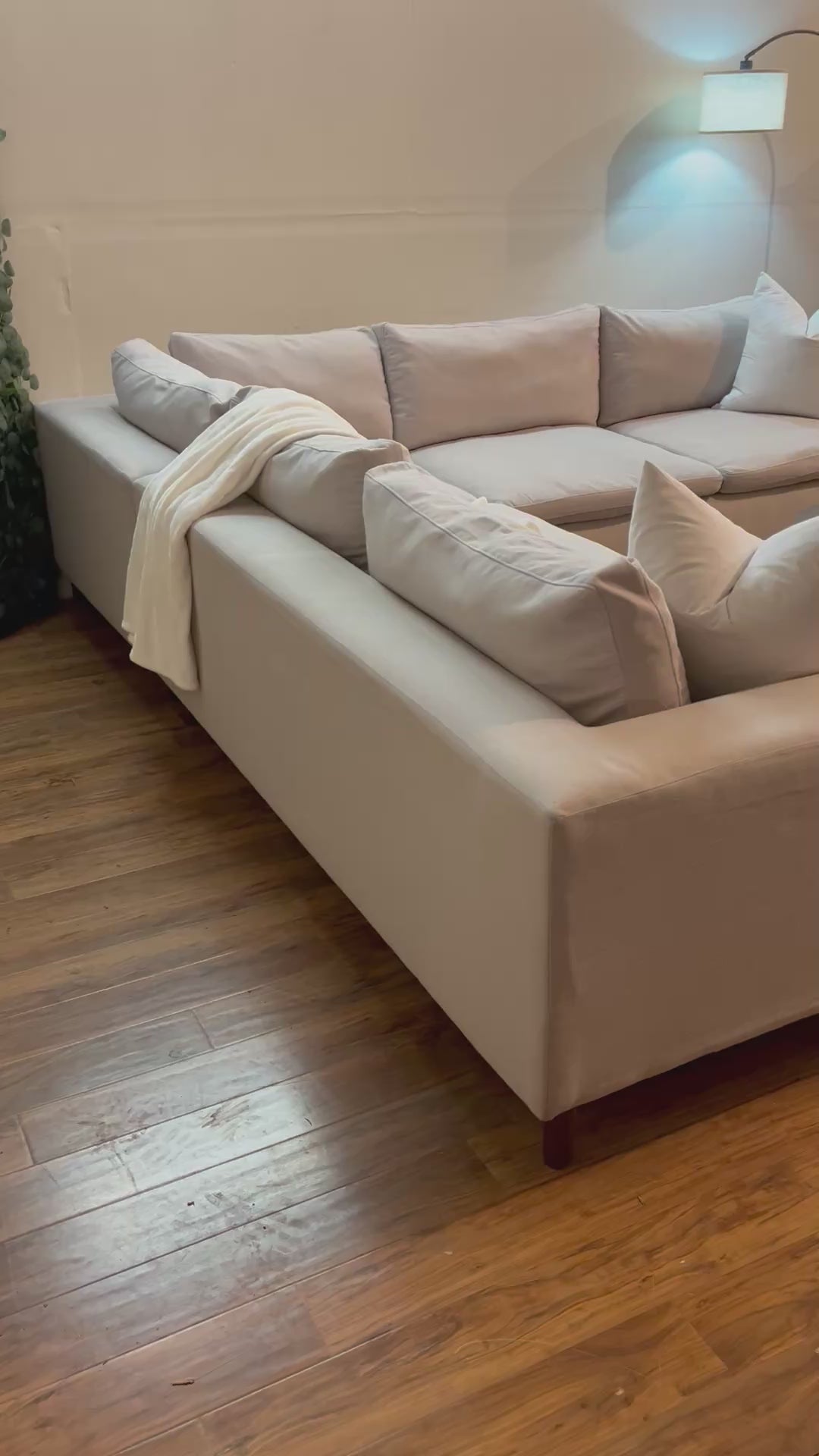 Jordan’s Furniture Sectional in Off-White Linen