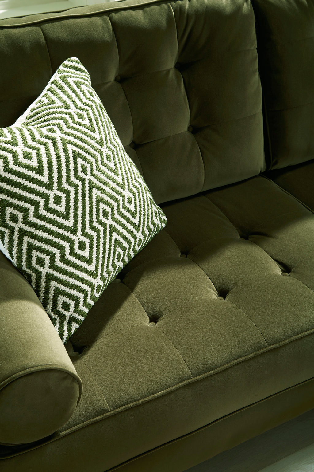 Reveon Lakes Loveseat in Olive